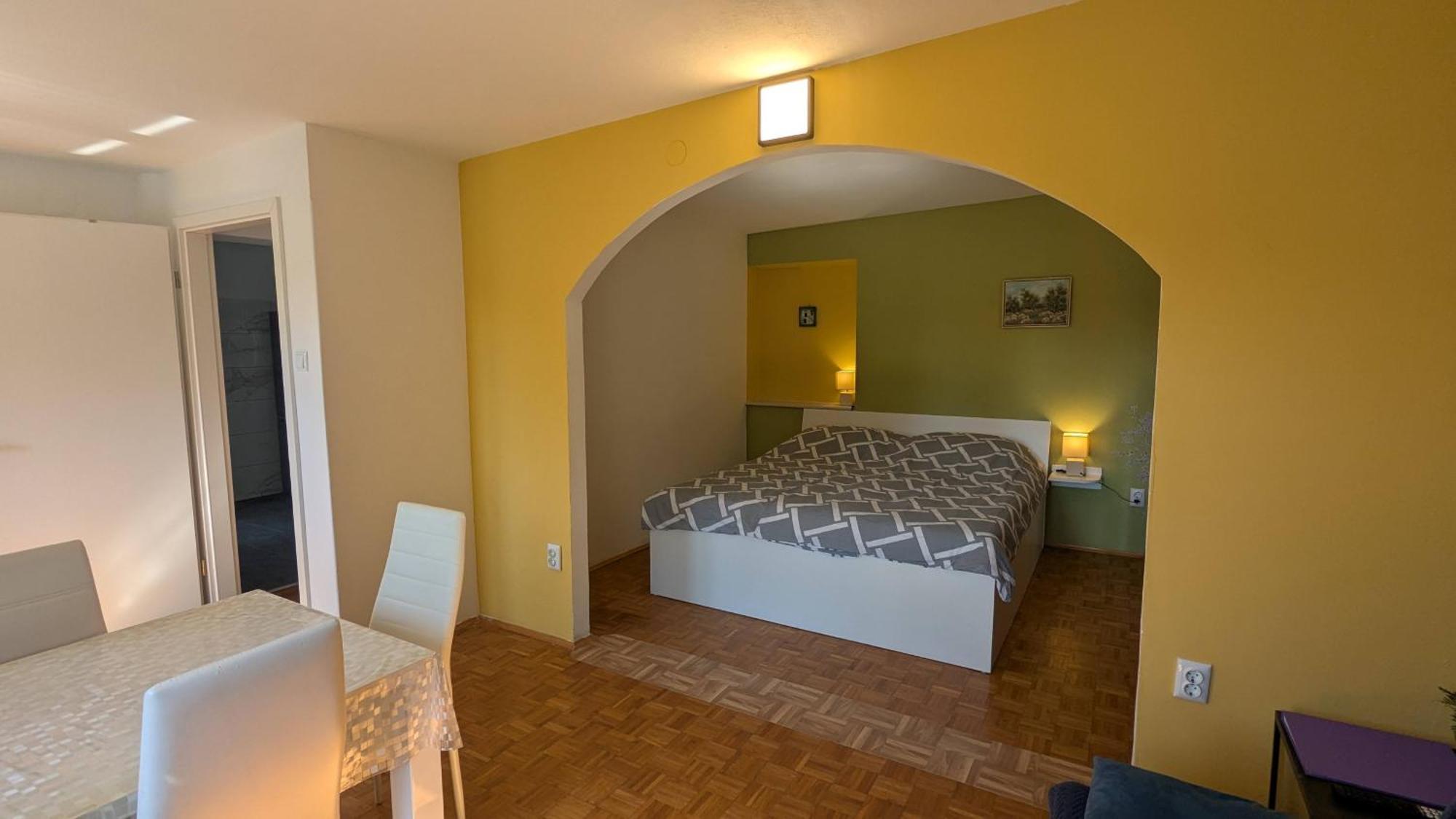 Apartments Kety - Central Heating Криквеница Екстериор снимка