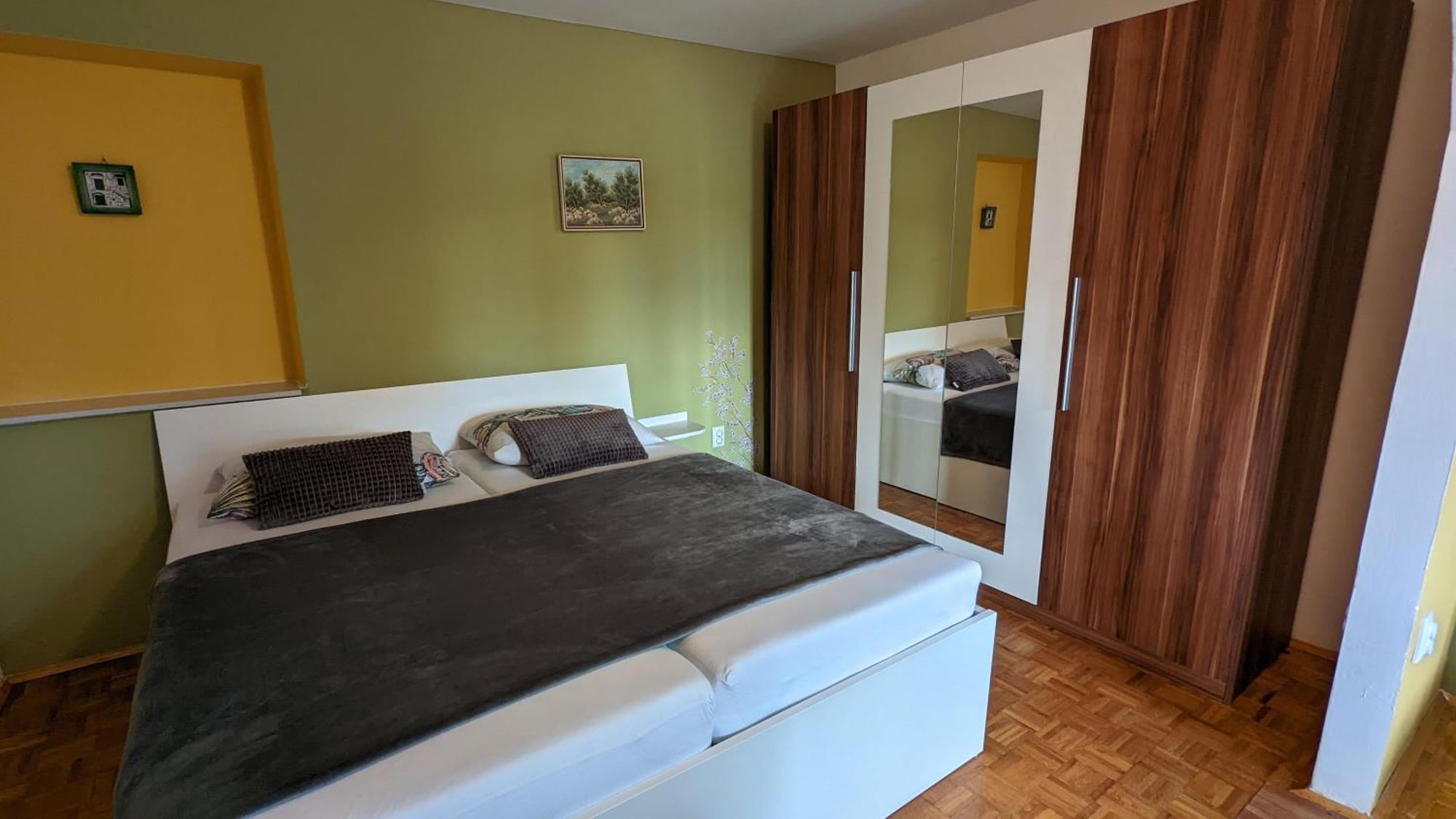 Apartments Kety - Central Heating Криквеница Стая снимка