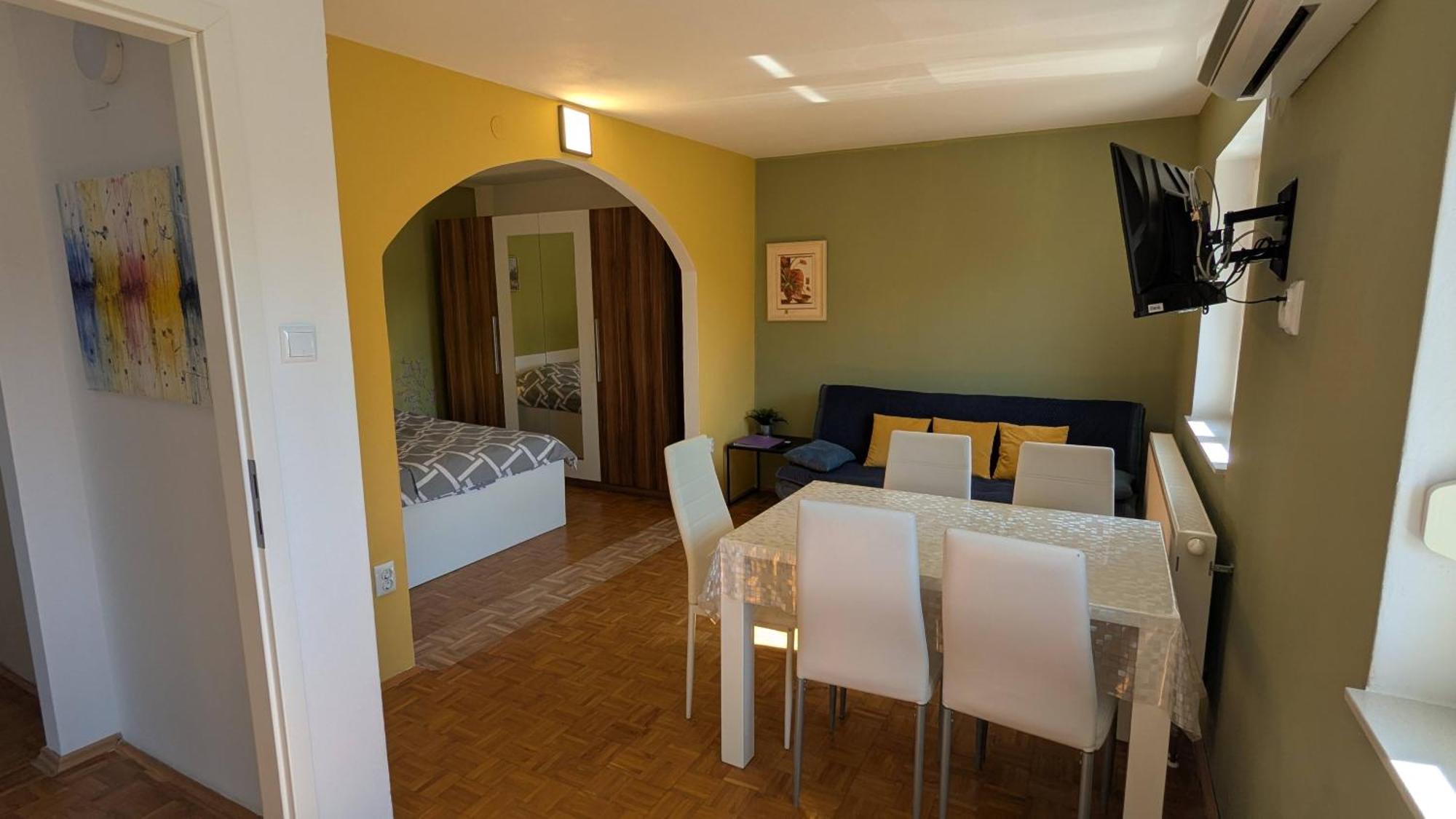 Apartments Kety - Central Heating Криквеница Екстериор снимка