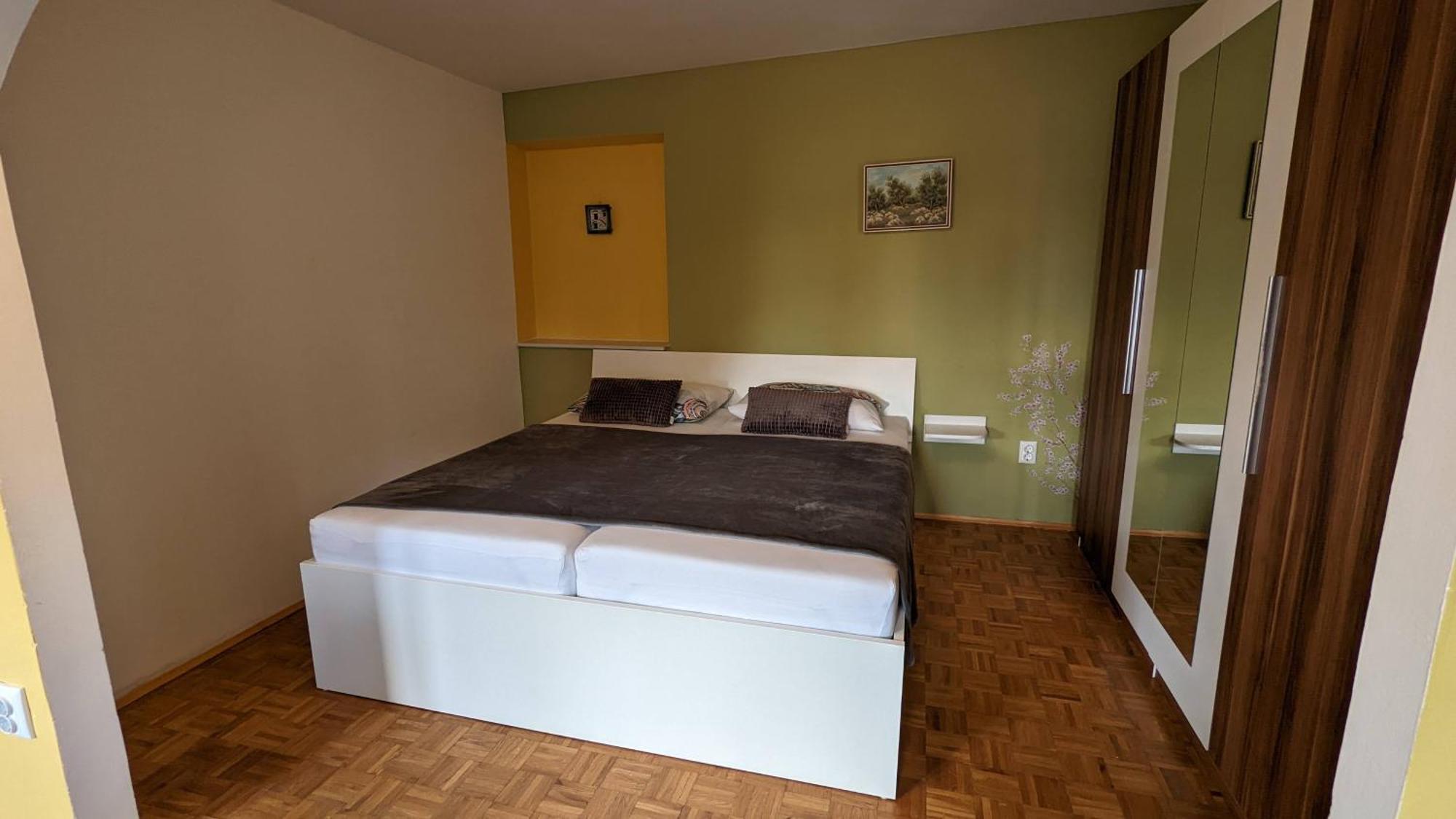 Apartments Kety - Central Heating Криквеница Стая снимка